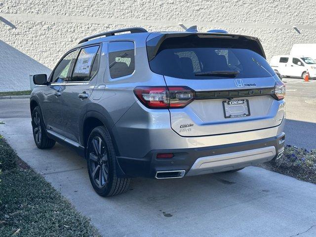 new 2025 Honda Pilot car, priced at $50,050