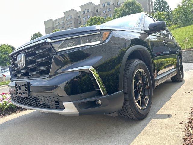 used 2025 Honda Pilot car, priced at $44,582