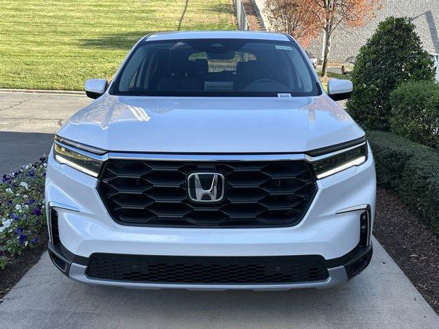 new 2025 Honda Pilot car, priced at $46,450