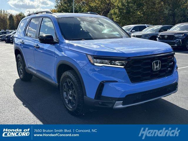 new 2025 Honda Pilot car, priced at $50,555