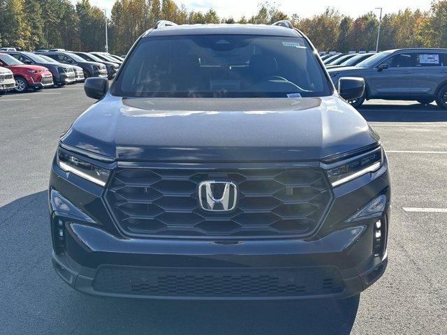 new 2025 Honda Pilot car, priced at $39,095