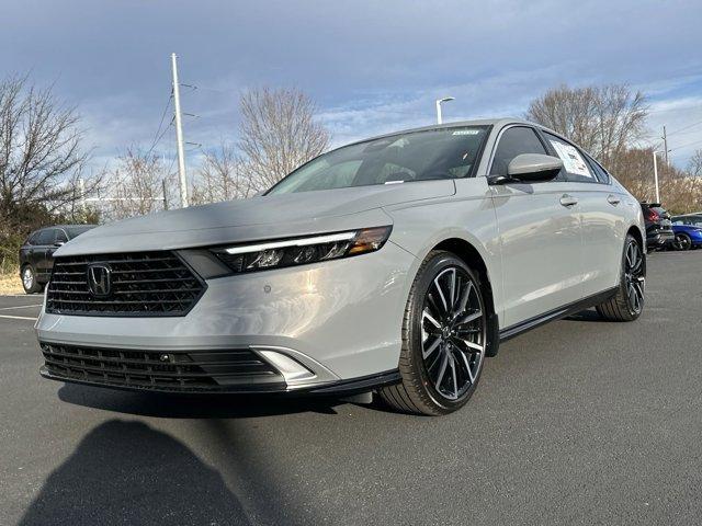 new 2025 Honda Accord Hybrid car, priced at $40,100