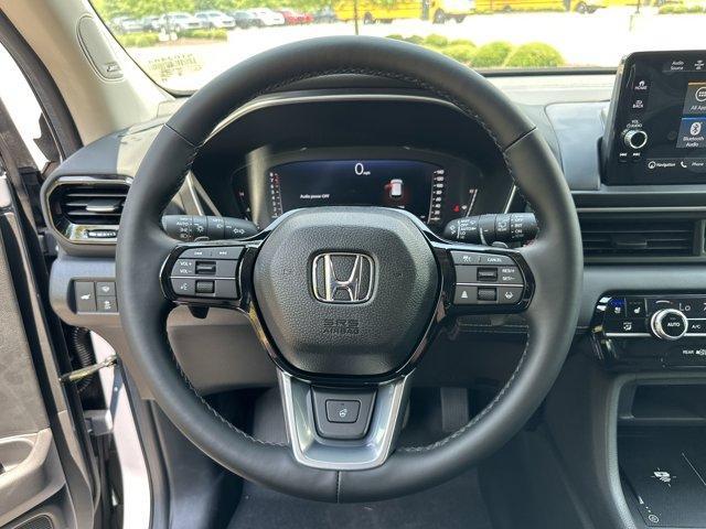 new 2025 Honda Pilot car, priced at $53,985