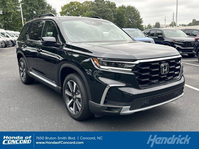 new 2025 Honda Pilot car, priced at $49,995