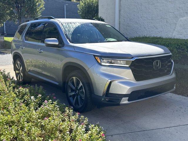 new 2025 Honda Pilot car, priced at $47,895