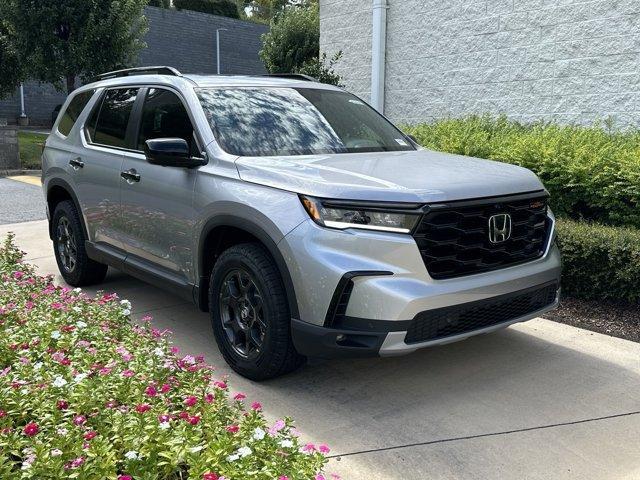 new 2025 Honda Pilot car, priced at $49,495