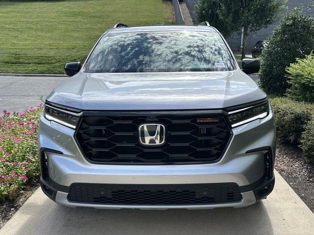 new 2025 Honda Pilot car, priced at $49,495