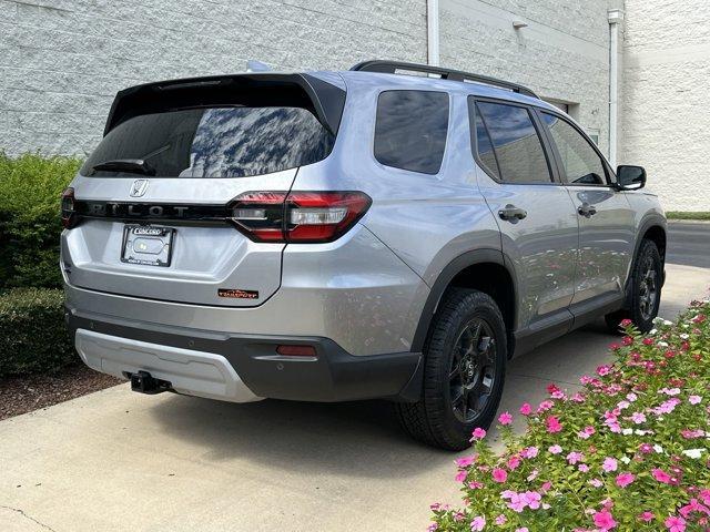 new 2025 Honda Pilot car, priced at $49,495