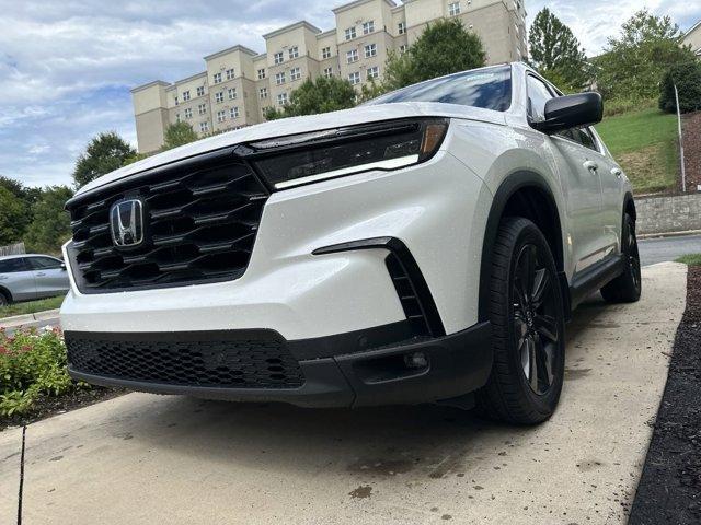 used 2025 Honda Pilot car, priced at $40,489