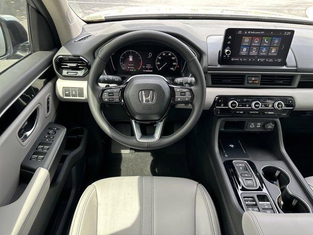 new 2025 Honda Pilot car, priced at $46,950
