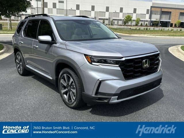 new 2025 Honda Pilot car, priced at $46,950