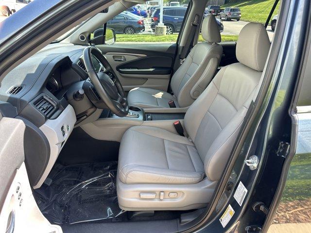 used 2022 Honda Pilot car, priced at $33,582