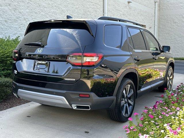 new 2025 Honda Pilot car, priced at $50,425