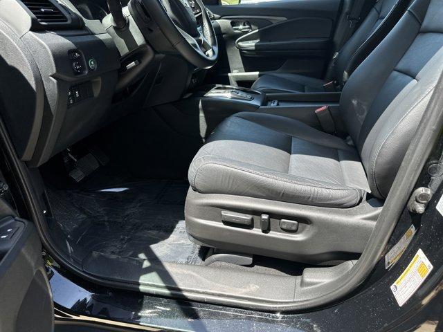 used 2022 Honda Pilot car, priced at $36,782