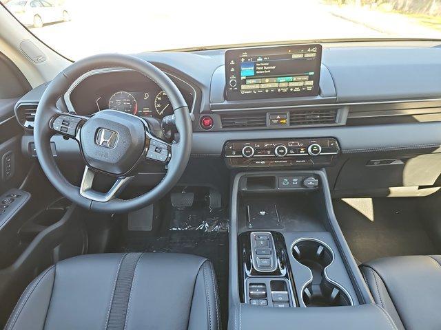 new 2025 Honda Pilot car, priced at $49,505
