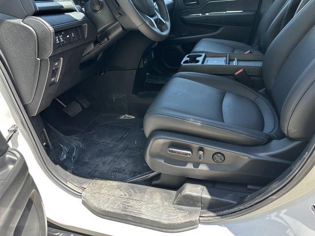 used 2025 Honda Odyssey car, priced at $43,882