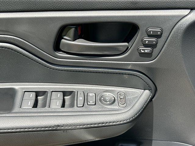 used 2025 Honda Odyssey car, priced at $43,882