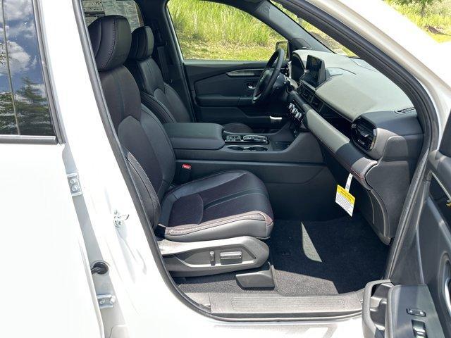 new 2025 Honda Pilot car, priced at $55,485