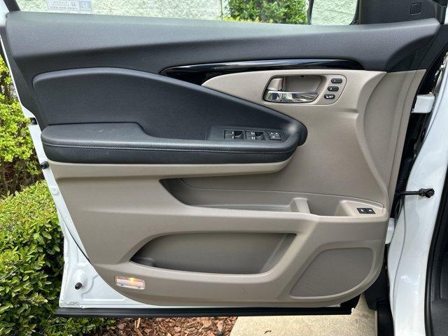 used 2022 Honda Pilot car, priced at $41,582
