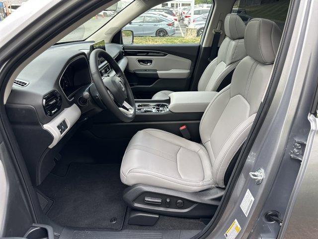 new 2025 Honda Pilot car, priced at $46,995