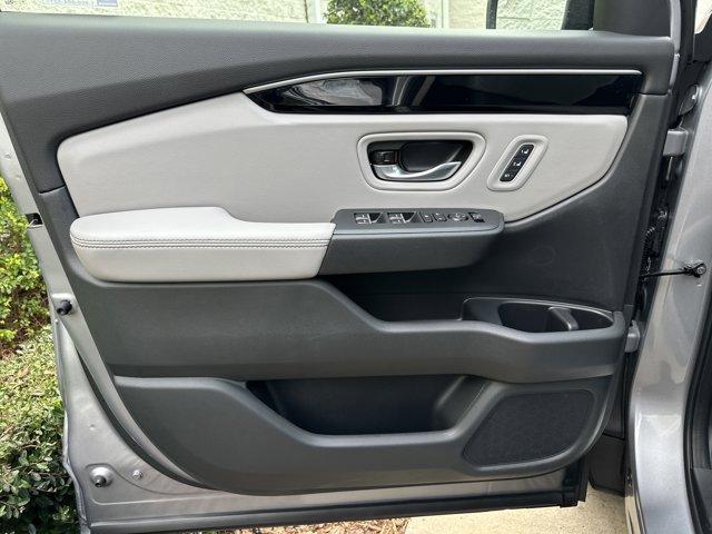 new 2025 Honda Pilot car, priced at $46,995