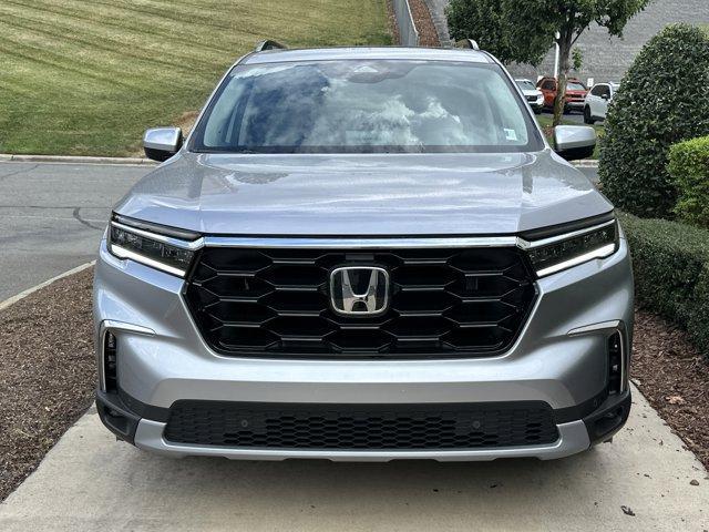 new 2025 Honda Pilot car, priced at $46,995
