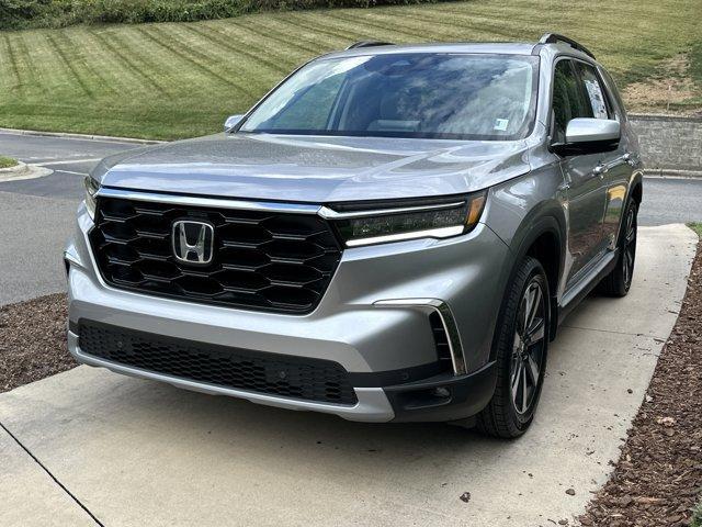 new 2025 Honda Pilot car, priced at $46,995