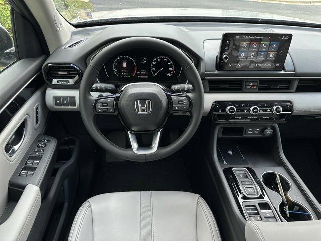 new 2025 Honda Pilot car, priced at $46,995