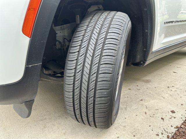 used 2024 Jeep Grand Cherokee car, priced at $32,182