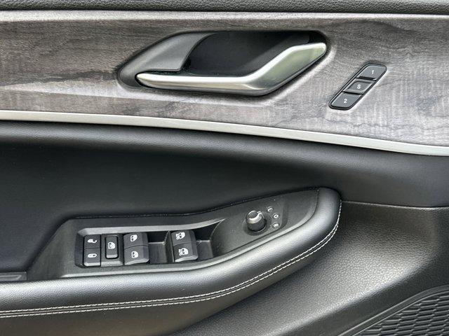 used 2024 Jeep Grand Cherokee car, priced at $32,182