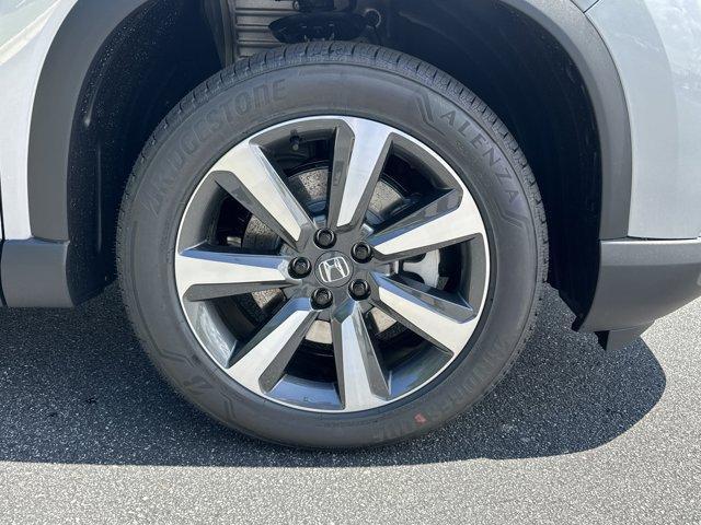 new 2025 Honda Pilot car, priced at $50,050