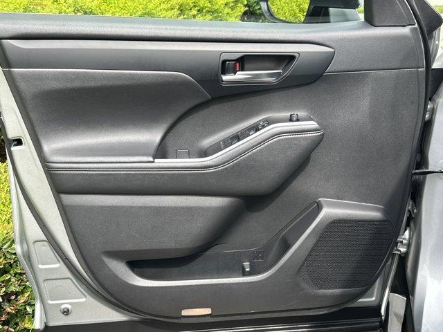used 2020 Toyota Highlander car, priced at $28,282