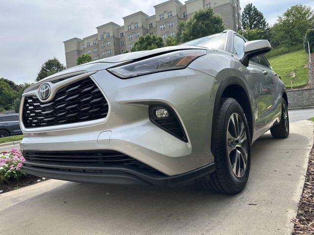 used 2020 Toyota Highlander car, priced at $28,282
