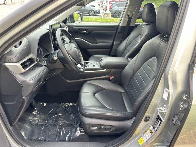 used 2020 Toyota Highlander car, priced at $28,282