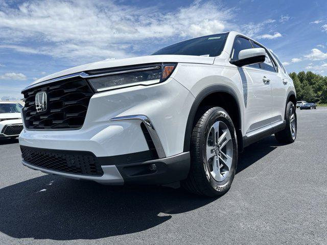 new 2025 Honda Pilot car, priced at $44,800