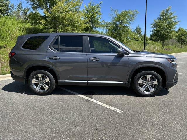new 2025 Honda Pilot car, priced at $43,950