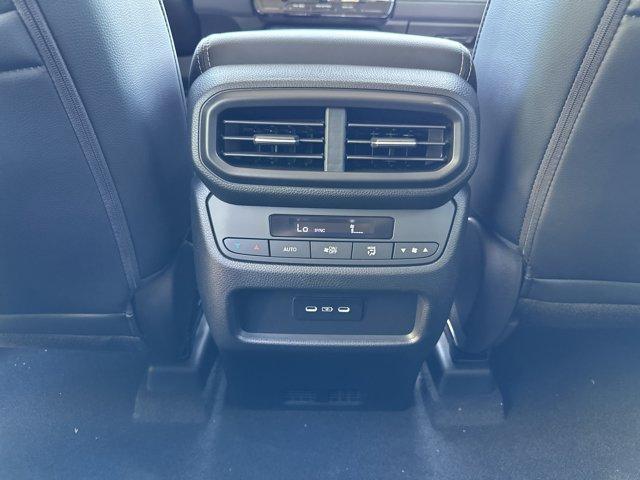 new 2025 Honda Pilot car, priced at $43,950