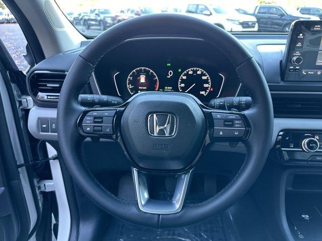 new 2025 Honda Pilot car, priced at $44,350