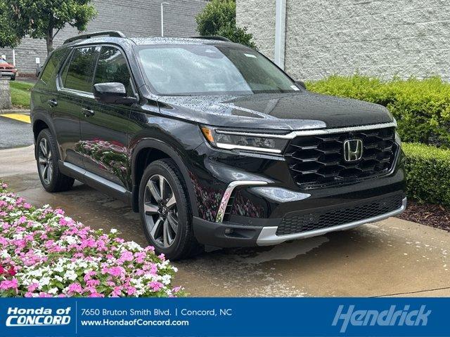 new 2025 Honda Pilot car, priced at $53,530