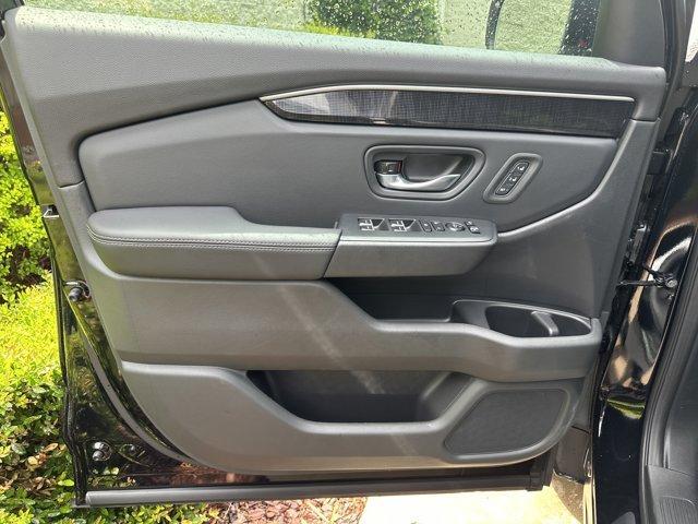 new 2025 Honda Pilot car, priced at $53,530