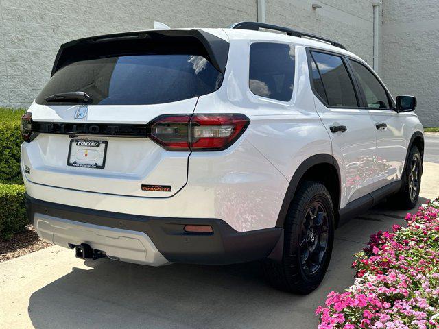 new 2025 Honda Pilot car, priced at $54,736