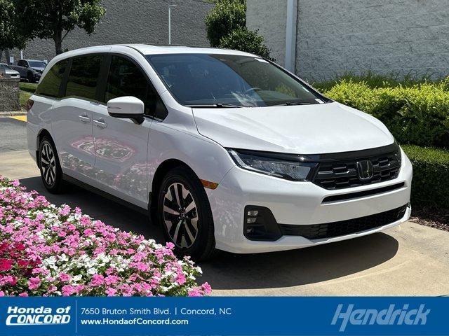 used 2025 Honda Odyssey car, priced at $43,892