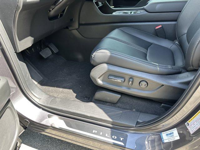 new 2025 Honda Pilot car, priced at $46,950