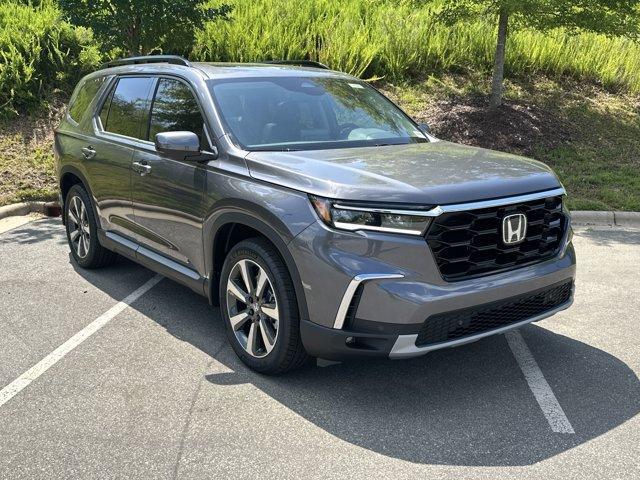 new 2025 Honda Pilot car, priced at $46,950