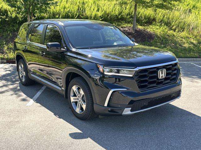 new 2025 Honda Pilot car, priced at $46,050