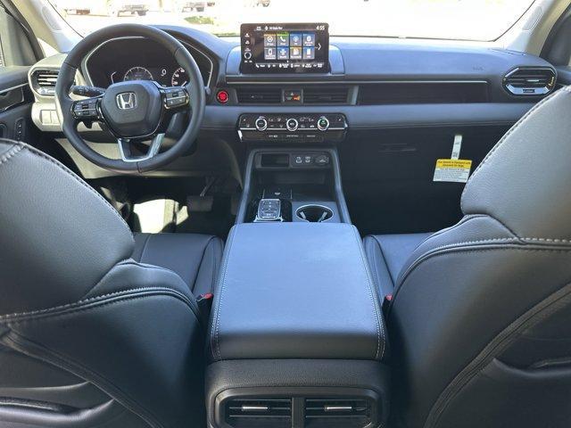 new 2025 Honda Pilot car, priced at $46,050