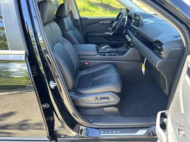 new 2025 Honda Pilot car, priced at $46,050