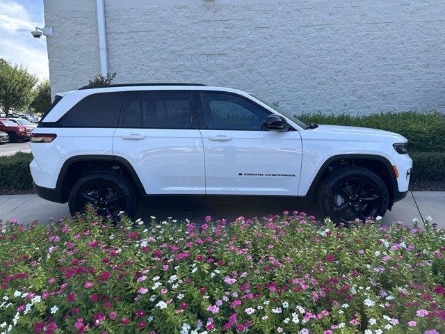 used 2024 Jeep Grand Cherokee car, priced at $45,989