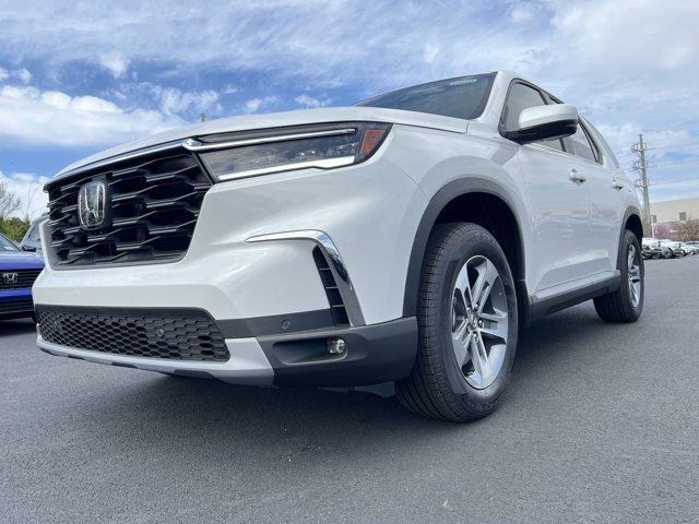 new 2025 Honda Pilot car, priced at $46,880