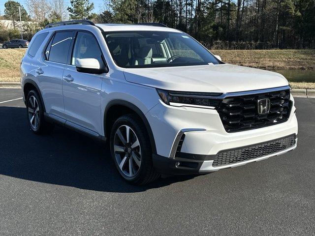 new 2025 Honda Pilot car, priced at $49,080